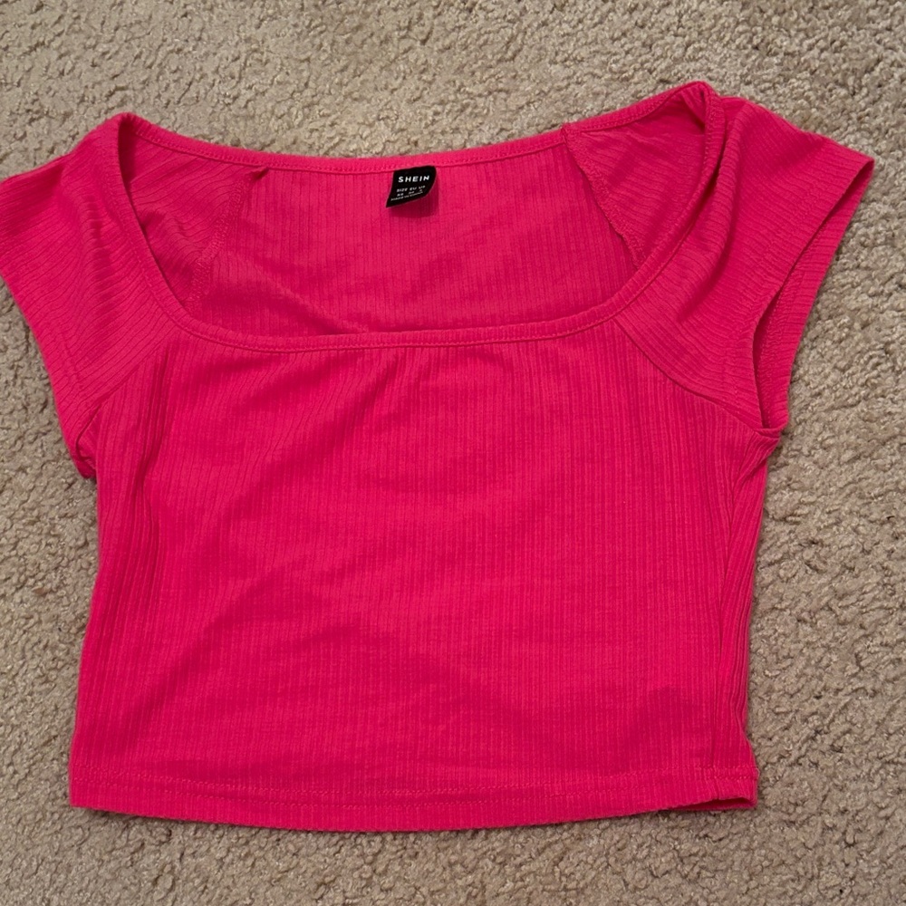 SHEIN Fuchsia Ribbed Crop Top